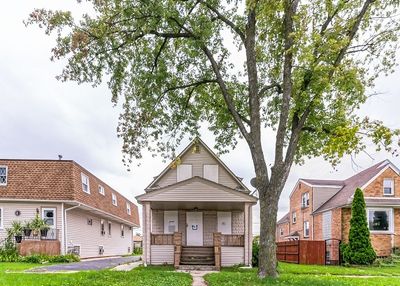 8021 W 45th Street, House other with 3 bedrooms, 1 bathrooms and null parking in Lyons IL | Image 3