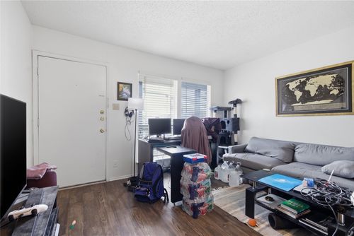 a302-2801 Hemphill Park, Austin, TX, 78705-4125 | Card Image