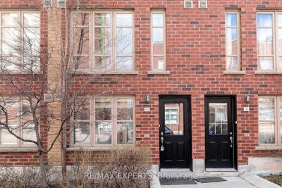 TH-141 - 21 Ruttan St, Condo with 3 bedrooms, 2 bathrooms and 1 parking in Toronto ON | Image 1