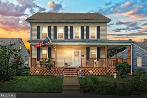 34 W High St, WINDSOR, PA, 17366-9710 | Card Image