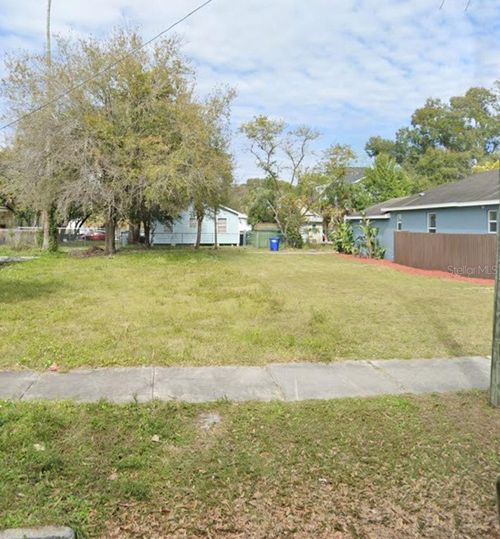 2133 W Spruce St, TAMPA, FL, 33607-3439 | Card Image