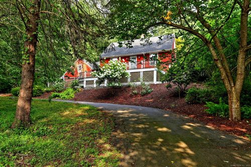 643 Dogwood Rd, Orange, CT, 06477-2028 | Card Image