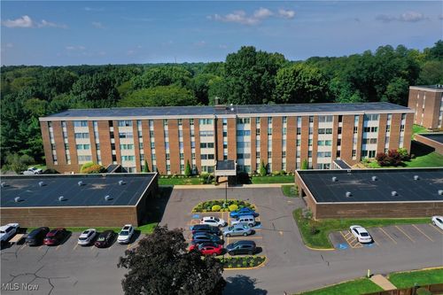apt-410-3066 Kent Rd, Stow, OH, 44224-4443 | Card Image