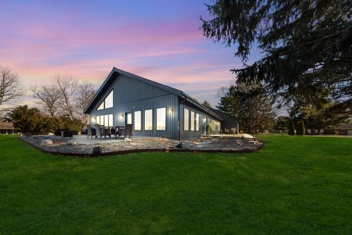 3961 Hickory Hollow Dr, Ypsilanti, MI, 48197-9795 | Card Image