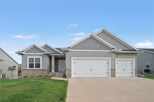 184 Battle Creek Dr, Marion, IA, 52302-5962 | Card Image