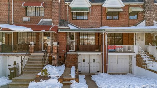 2827 50th Street, New York, NY, 11377 | Card Image