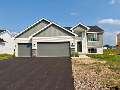 1500 Woods Rd Ne, Isanti, MN, 55040-4653 | Card Image