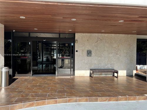 apt-109-3375 N Country Club Dr, Aventura, FL, 33180-1651 | Card Image
