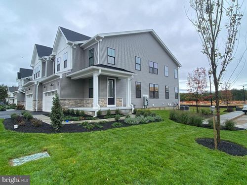 10 Cherry Ln, WEST WINDSOR, NJ, 08550-1037 | Card Image