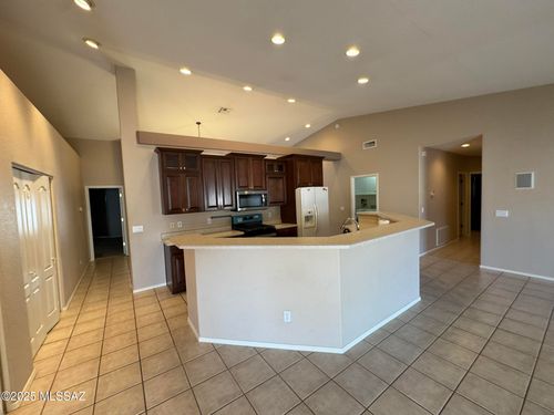 8611 E Louhelen Way, Tucson, AZ, 85747 | Card Image