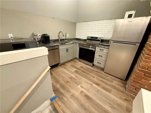 3-3704 Baltimore Ave, Kansas City, MO, 64111-2346 | Card Image