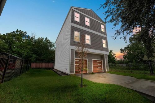 a-955 Elkhart St, Houston, TX, 77091-4106 | Card Image