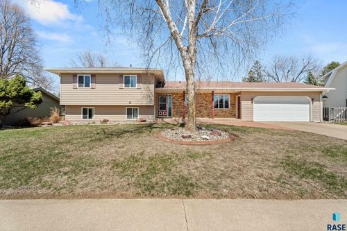 1612 E Cedar Ln Lane, Sioux Falls, SD, 57103 | Card Image