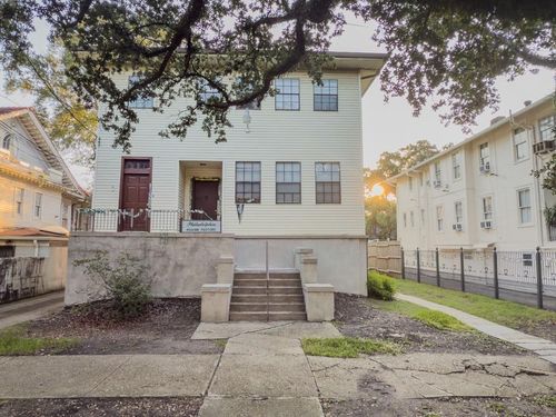 b-2229 Napoleon Ave, New Orleans, LA, 70115-5919 | Card Image