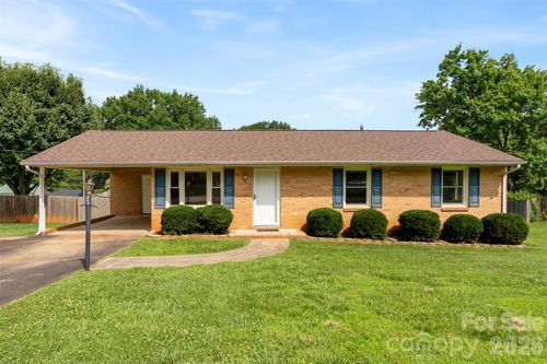 609 Temple St, Kings Mountain, NC, 28086-2351 | Card Image