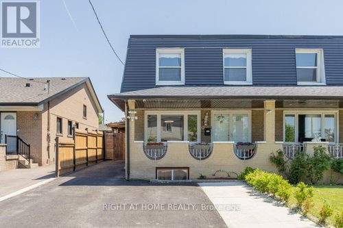 4 Fennimore Crescent, Toronto (Glenfield-Jane Heights), ON, M3N1G8 | Card Image
