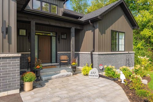 137 Ridgeline Dr, Grafton, ON, K0K2G0 | Card Image