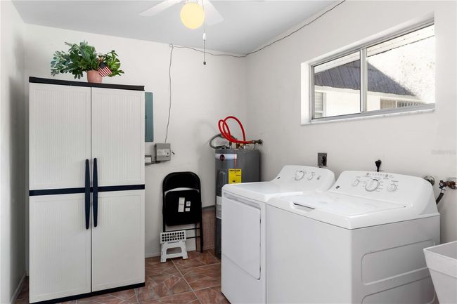 utility room with sink | Image 23