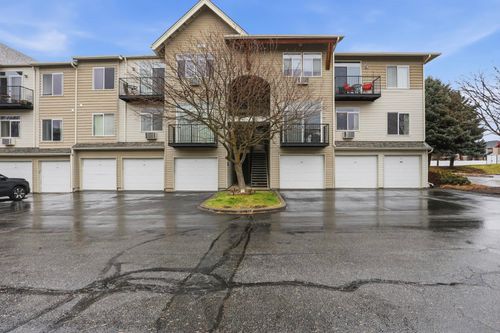 22855 E Country Vista Dr, Liberty Lake, WA, 99019-7711 | Card Image