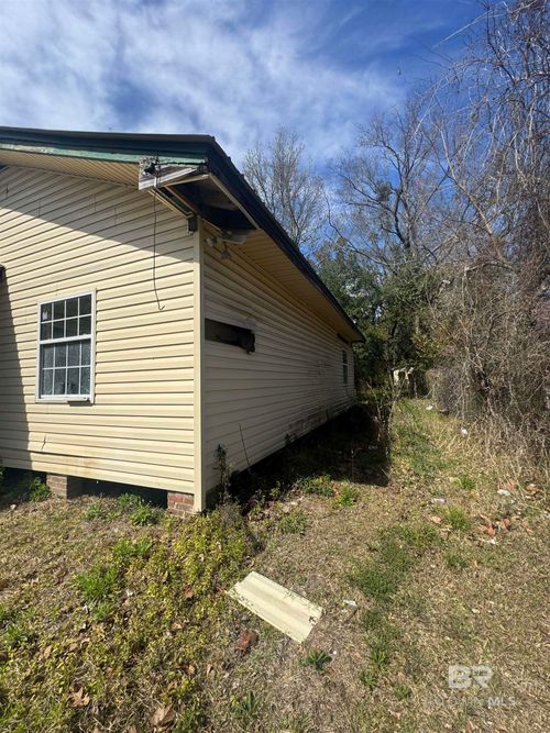 227 E Elm St, Prichard, AL, 36610-2462 | Card Image