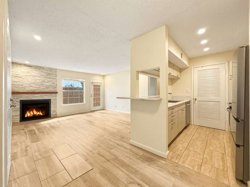 9-207-2501 W Zia Rd, Santa Fe, NM, 87505 | Card Image