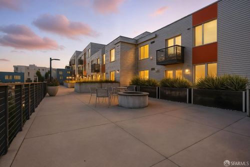 215-50 Jerrold Ave, San Francisco, CA, 94124-3038 | Card Image