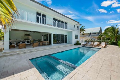 220 14th St, Key Colony Beach, FL, 33051 | Card Image