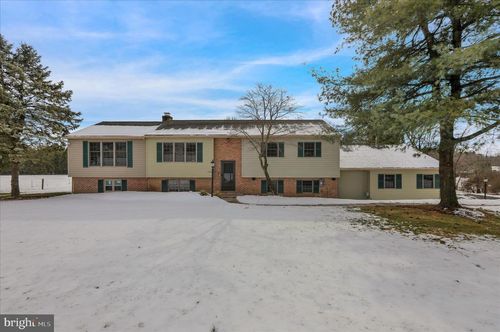 282 Ernst Rd, MOHRSVILLE, PA, 19541-9555 | Card Image