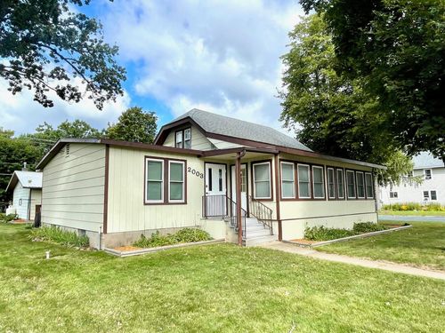 2003 Broadway St S, Menomonie, WI, 54751-3950 | Card Image