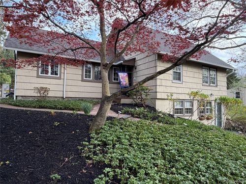21 Dogwood Dr, Stony Brook, NY, 11790-2115 | Card Image