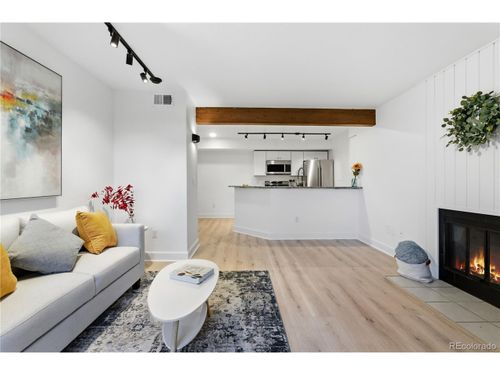 2109-20 S Boulder Cir, Boulder, CO, 80303-4266 | Card Image