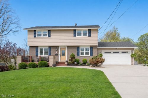 652 West St, Wadsworth, OH, 44281-1668 | Card Image