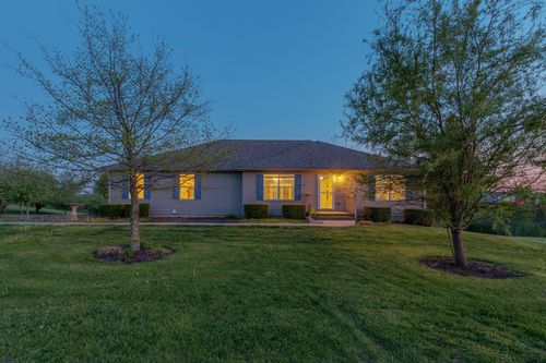 1695 Oregon Rd, Versailles, KY, 40383-8855 | Card Image