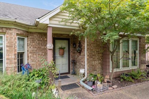 7351 Eastern Ave, Germantown, TN, 38138-4705 | Card Image