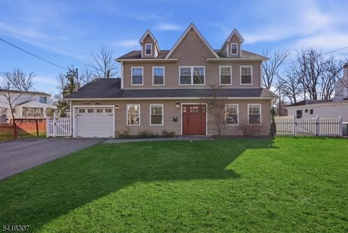 44 Manor Rd, Livingston, NJ, 07039-3847 | Card Image