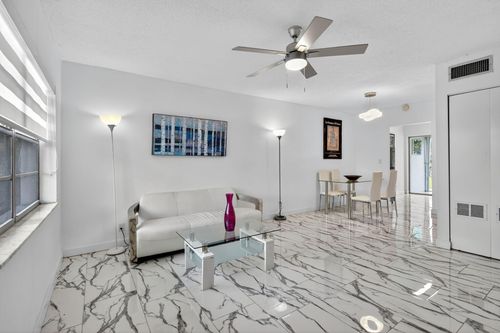 apt-204-5 Abbey Ln, Delray Beach, FL, 33446-1622 | Card Image