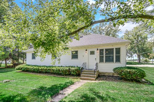 318 W Main St, Gardner, IL, 60424-7005 | Card Image