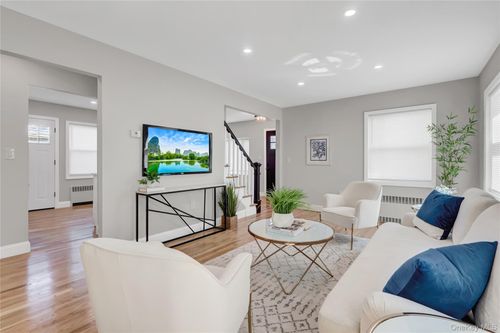 10914 214th Street, New York, NY, 11429 | Card Image