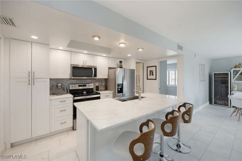 apt-1-232 Palm Dr, NAPLES, FL, 34112-4943 | Card Image