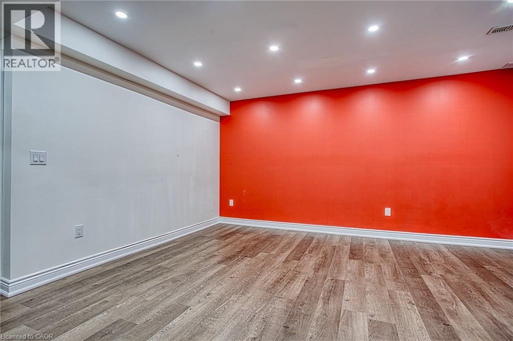 Residential Lease in Fonthill 5