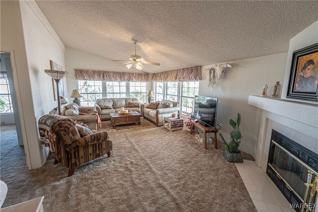 Living Room | Image 19