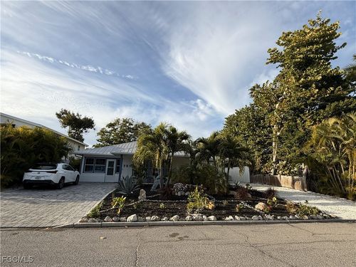 751 Fox St, Longboat Key, FL, 34228-1019 | Card Image