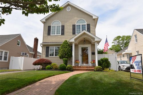 2698 Rosebud Ave, Merrick, NY, 11566-4523 | Card Image