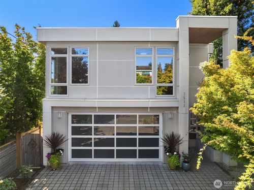 7511 3rd Ave Nw, Seattle, WA, 98117-4910 | Card Image