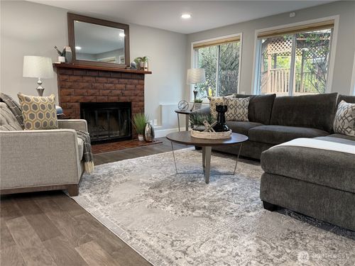 1525 218th Place Ne, Sammamish, WA, 98074 | Card Image