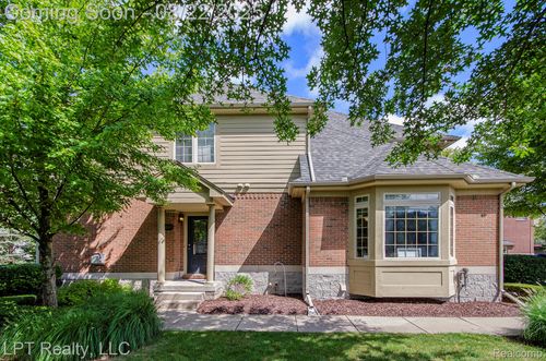 53043 Celtic Dr, Shelby Twp, MI, 48315-2135 | Card Image
