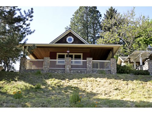 442 1st St, Elkton, OR, 97436-7504 | Card Image