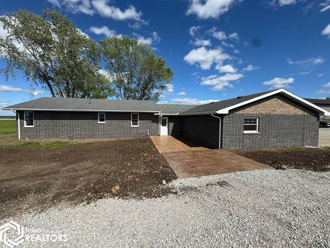 19229 Highway 5, Home with 4 bedrooms, 2 bathrooms and 2 parking in Centerville IA | Image 11