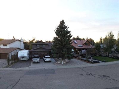 50 Parkwood Cres, House other with 3 bedrooms, 2 bathrooms and 4 parking in Strathmore AB | Image 1