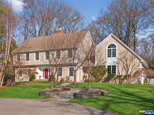 70 Hummingbird Ct, Wyckoff, NJ, 07481-3306 | Card Image